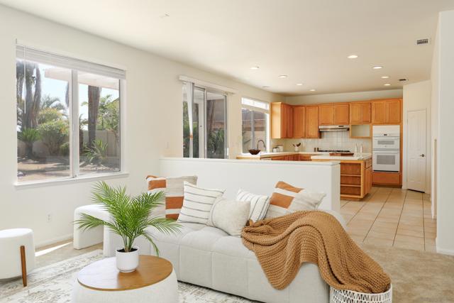 641 Serrano Ln, Chula Vista CA: https://media.crmls.org/mediaz/c3d90976-1601-4590-b1d2-f9a8be4fb24c.jpg