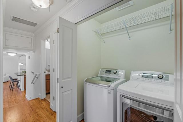 2315 Cheshire Way, Redwood City CA: https://media.crmls.org/mediaz/c3d9a668-160f-41bc-9894-a464c39c2ac1.jpg