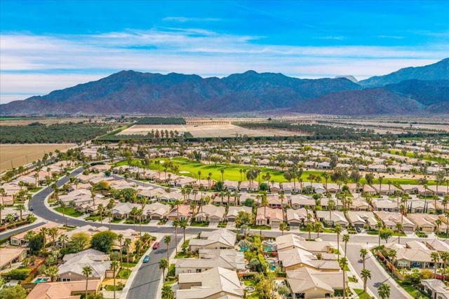 61255 Portulaca Drive, La Quinta CA: https://media.crmls.org/mediaz/c3da49d6-8e09-4957-8266-abacf1bba2c7.jpg