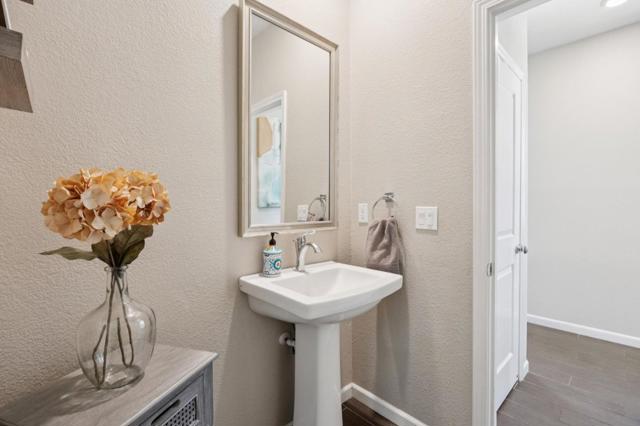 2521 Apricot Way, Gilroy CA: https://media.crmls.org/mediaz/c3da952d-7f05-4a8d-94ea-99665177b5ac.jpg