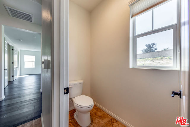 22379 Driftwood Court, Santa Clarita CA: https://media.crmls.org/mediaz/c3da9dc5-8438-4553-bb6f-91b4a0719914.jpg