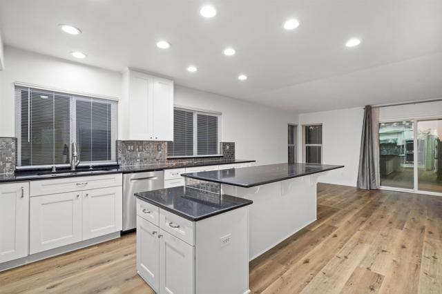 Detail Gallery Image 11 of 54 For 1065 S Hanlon Way, Anaheim Hills,  CA 92808 - 5 Beds | 3/1 Baths