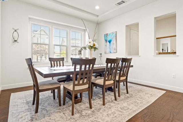 4440 Pine Mountain Way, Dublin CA: https://media.crmls.org/mediaz/c3db258c-8ad8-46f9-b205-31f17120a3a7.jpg