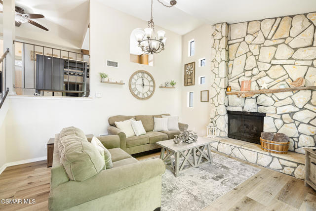 658 Rosewood Avenue, Camarillo CA: https://media.crmls.org/mediaz/c3dc27ab-275a-4878-88d8-75aed7cb3735.jpg