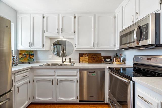 374 Orange Avenue, Coronado CA: https://media.crmls.org/mediaz/c3dc37e0-11f8-427f-832c-75c3199d39bf.jpg