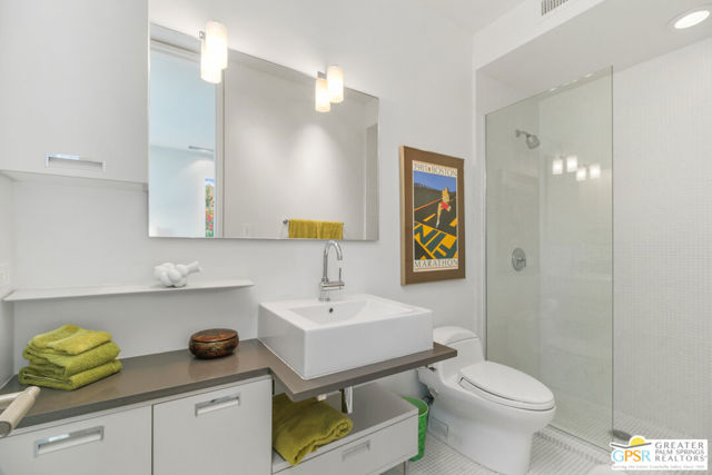 Image 44 of 52 For 27 Grande View Court