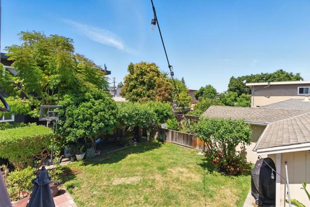 109 Dumbarton Avenue, Redwood City CA: https://media.crmls.org/mediaz/c3dc5146-fb07-4c5a-bab1-09e2609cc379.jpg
