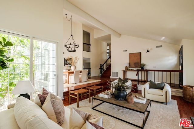 27093 Esward Drive photo 4