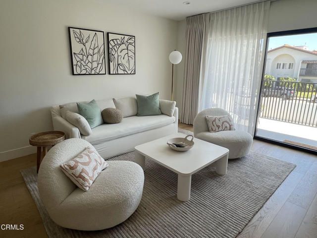 5135 w W Wooley Road, Oxnard CA: https://media.crmls.org/mediaz/c3dcc63e-e12d-400d-8678-960365e42eb0.jpg