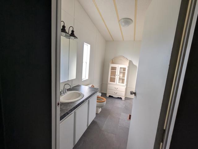 69571 Parkside Drive, Desert Hot Springs CA: https://media.crmls.org/mediaz/c3dcc765-bd83-4da4-9627-c22889e9861c.jpg