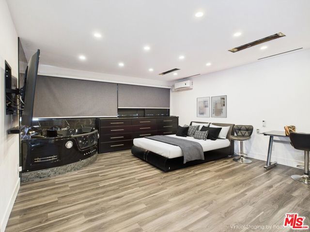 4942 Marmol Drive, Woodland Hills CA: https://media.crmls.org/mediaz/c3ddcf0c-ea5e-4d26-8757-c0eb1db3935b.jpg