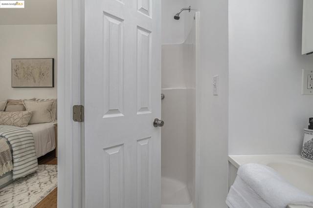 879 45Th St, Oakland CA: https://media.crmls.org/mediaz/c3ddfdc9-811b-456f-a4ce-d5aaa907ef78.jpg