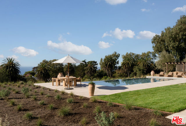 4200 Marina Drive, Santa Barbara CA: https://media.crmls.org/mediaz/c3de8f65-84bb-4d7a-9f68-2255a7a1f261.jpg