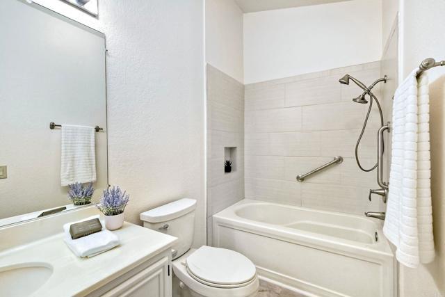 6496 Friendly Place, Carlsbad CA: https://media.crmls.org/mediaz/c3df56e4-620d-4d80-a45f-8b205e4843f7.jpg