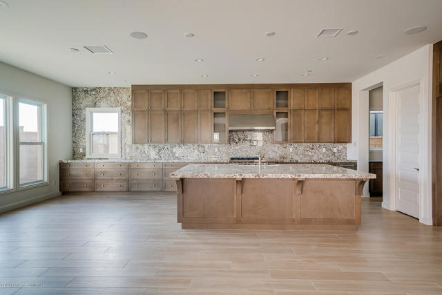 Detail Gallery Image 6 of 39 For 20156 W Cromwell Way, Porter Ranch,  CA 91326 - 5 Beds | 5/1 Baths