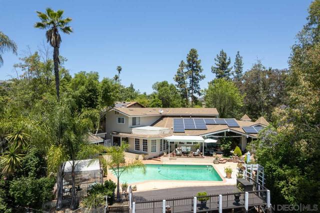11339 Rolling Hills Dr, El Cajon CA: https://media.crmls.org/mediaz/c3dfddc8-690d-45f5-9c59-371297c53d4a.jpg