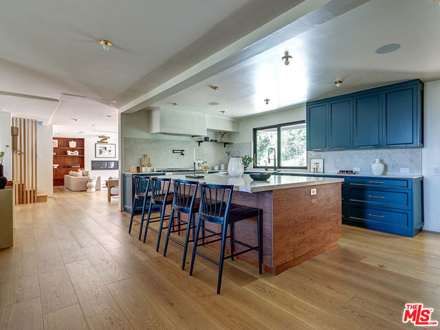 8674 Edwin Drive, Los Angeles CA: https://media.crmls.org/mediaz/c3dfdf7e-06d5-435a-9886-3bb9e0ef697a.jpg
