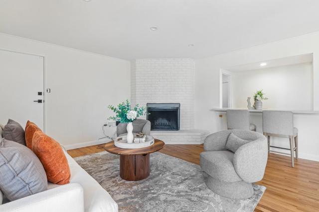 2025 Braemar Road, Oakland CA: https://media.crmls.org/mediaz/c3e07c3e-fbd7-47b6-a91b-e8719ad5871e.jpg