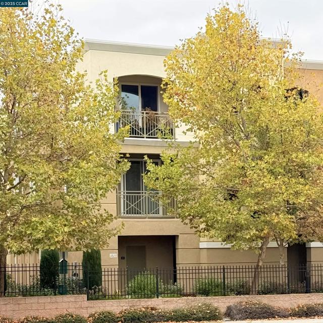 4704 Norris Canyon Rd, San Ramon CA: https://media.crmls.org/mediaz/c3e0a82b-7a03-45dd-afd6-65bd560d6b5d.jpg