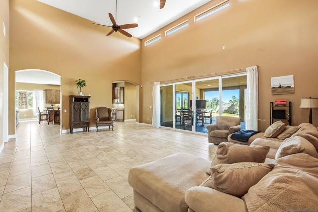 Image 25 of 48 For 2043 Camino De Reimitz