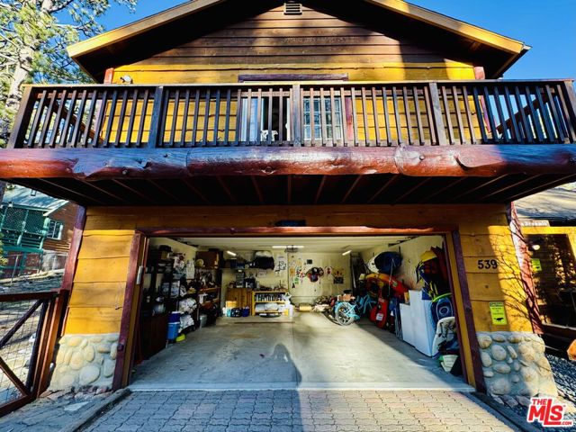539 Lakewood Lane, Big Bear CA: https://media.crmls.org/mediaz/c3e29ea0-984b-4734-9bc0-b452f77802db.jpg