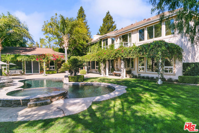 24822 Wooded Vista, West Hills CA: https://media.crmls.org/mediaz/c3e2a0f1-2134-4489-a164-347c7e900876.jpg