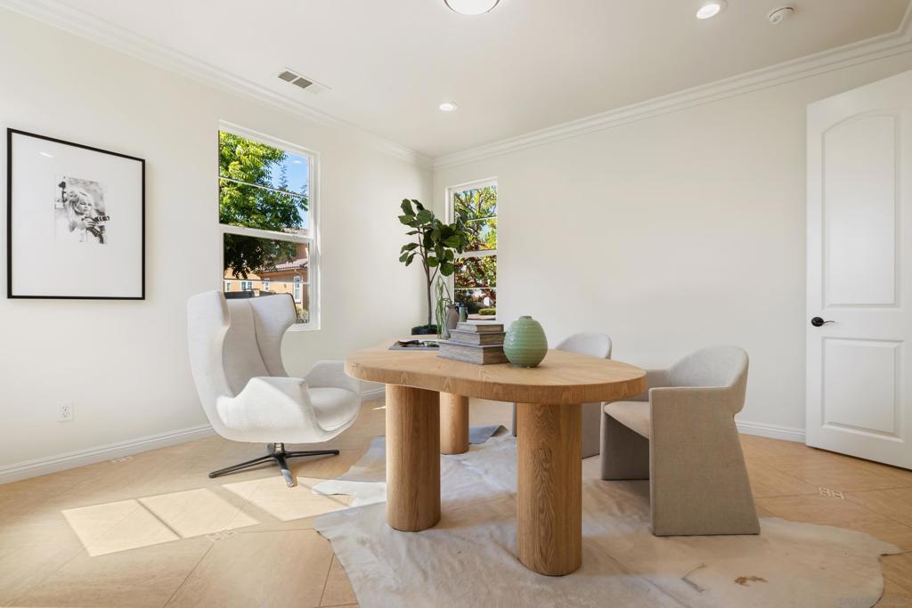 MLS #250033938SD img 12