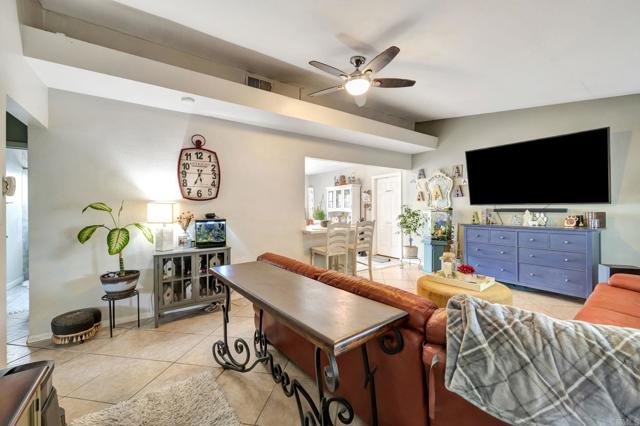 Detail Gallery Image 6 of 21 For 1105 Bostonia, El Cajon,  CA 92021 - 2 Beds | 1 Baths