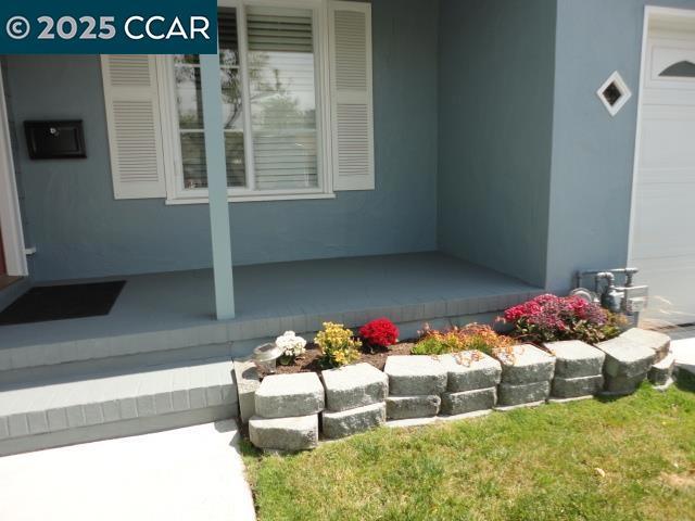 36 Greenwood Dr, South San Francisco CA: https://media.crmls.org/mediaz/c3e4f34a-03c2-4958-bc92-a542af21d5c3.jpg
