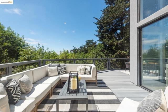 2861 Chelsea Drive, Oakland CA: https://media.crmls.org/mediaz/c3e5ba45-8667-4afb-939a-a344724d5adc.jpg