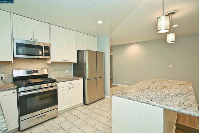 530 Hazel Street, Livermore CA: https://media.crmls.org/mediaz/c3e5f49a-087c-44b7-af4b-14d45f60c2de.jpg