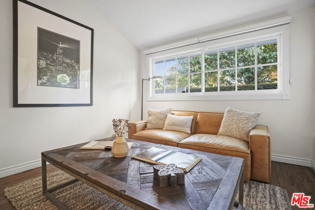 6002 Jumilla Avenue, Woodland Hills CA: https://media.crmls.org/mediaz/c3e60680-e83e-436e-bf4b-53647c339618.jpg