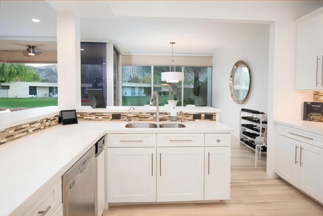 71 Westlake Circle, Palm Springs CA: https://media.crmls.org/mediaz/c3e620cf-1dc0-43a4-bcba-7c0746c017e8.jpg