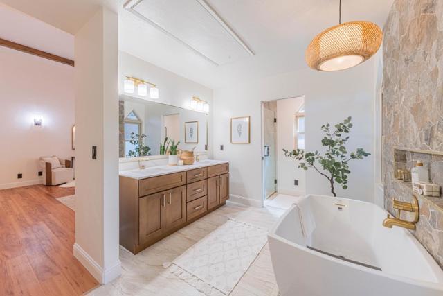 25949 Deer Run Lane, Salinas CA: https://media.crmls.org/mediaz/c3e63194-665c-4dc6-8f86-ac99e3ff7ce9.jpg