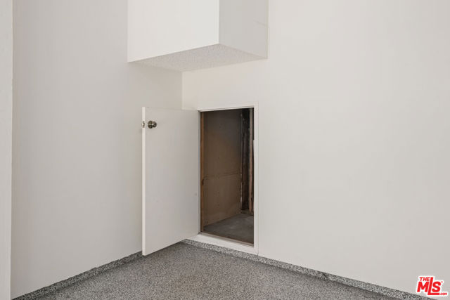 1553 Michael Lane, Pacific Palisades CA: https://media.crmls.org/mediaz/c3e6993c-7c48-432d-9823-cf52f1848460.jpg