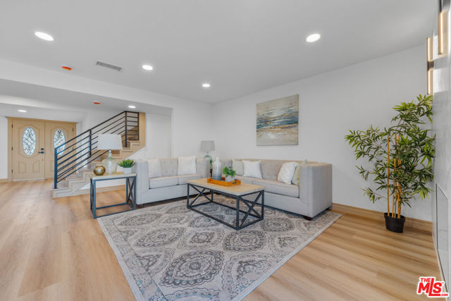 1722 E Turmont Street, Carson CA: https://media.crmls.org/mediaz/c3e6d6ff-b8c5-49c8-a7af-6e5f3b179214.jpg