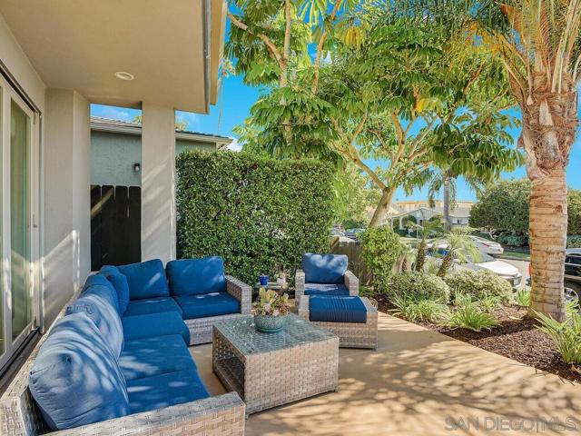 938 Opal St, San Diego CA: https://media.crmls.org/mediaz/c3e6f84a-79b6-48b9-b5b4-211e532a8d48.jpg