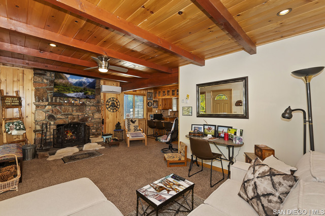 1477 Malabar WAY, Big Bear CA: https://media.crmls.org/mediaz/c3e6fbeb-3db3-44f3-8d0e-8e93a13c9a62.jpg