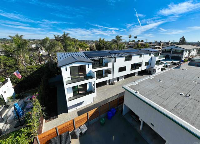 164 Cherry Avenue, Carlsbad CA: https://media.crmls.org/mediaz/c3e75692-b20d-4334-a455-f8646ea9b2df.jpg