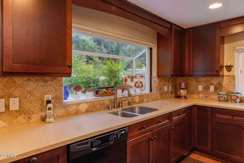 MLS #V1-32413 image #10