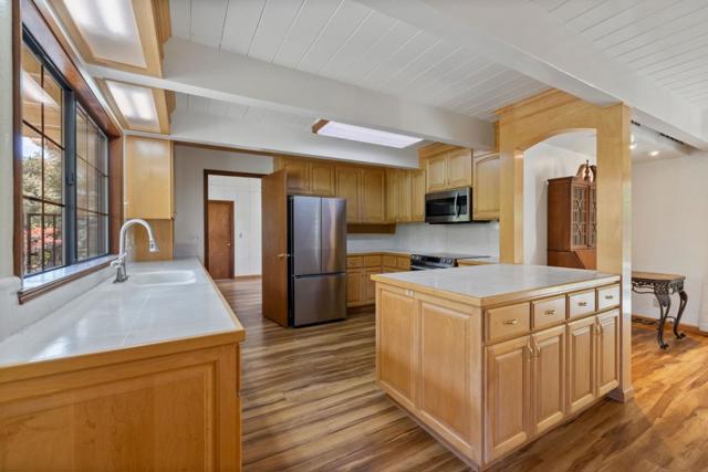 7415 Hihn Road, Ben Lomond CA: https://media.crmls.org/mediaz/c3e870f5-867e-4788-8000-9ccae472e9ed.jpg