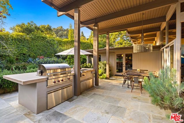 655 Oak Springs Lane, Santa Barbara CA: https://media.crmls.org/mediaz/c3e87b39-9ad4-4ecb-b05e-206f939af01f.jpg
