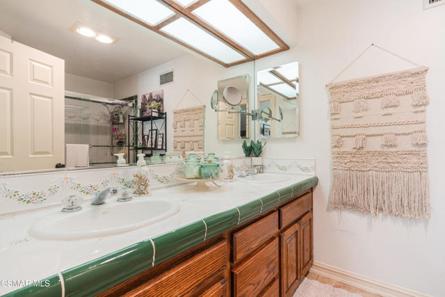 3578 Claridge Court, Simi Valley CA: https://media.crmls.org/mediaz/c3e8ffb5-716e-47f1-ad83-ab6a0b9706a8.jpg