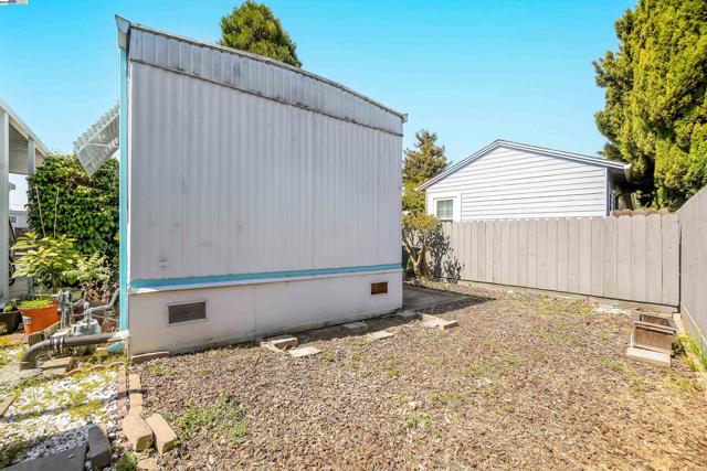 17754 Meekland Ave, Hayward CA: https://media.crmls.org/mediaz/c3e9e81f-e104-4831-9ab2-aba3986cb0f4.jpg