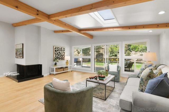 3559 Larga Circle, San Diego CA: https://media.crmls.org/mediaz/c3ea17b7-68b2-4f1a-9ca9-6ce535fcd142.jpg
