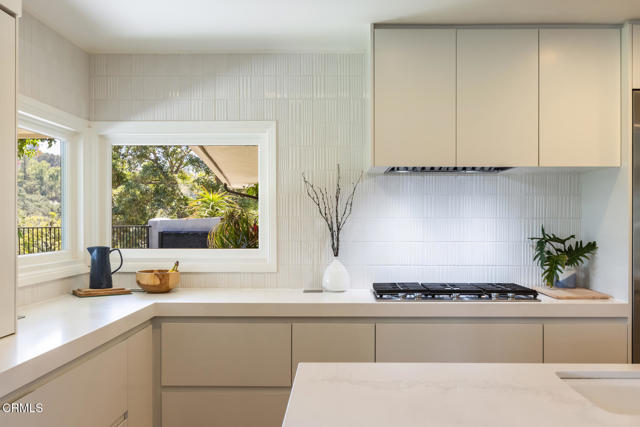 3608 Hampstead Road, La Canada Flintridge CA: https://media.crmls.org/mediaz/c3eab259-2ae9-44bd-8ad9-8a2f22f081b0.jpg