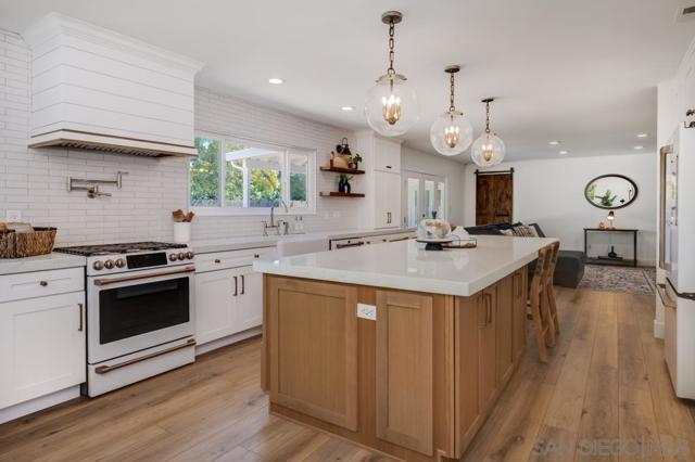 7634 Flag Lake, San Diego CA: https://media.crmls.org/mediaz/c3eb9ce8-295b-49b1-a778-83a648f3a9ce.jpg