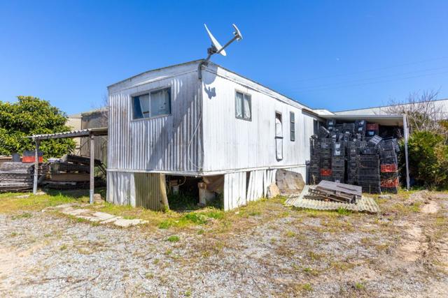 2150 Elkhorn Road, Castroville CA: https://media.crmls.org/mediaz/c3ec6143-f44e-4c5a-bc03-399baaadf9be.jpg