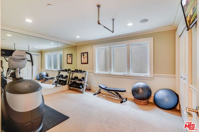 6277 Sea Star Drive, Malibu CA: https://media.crmls.org/mediaz/c3ec9204-685c-4b3e-b3fc-ffb1807eb0a4.jpg
