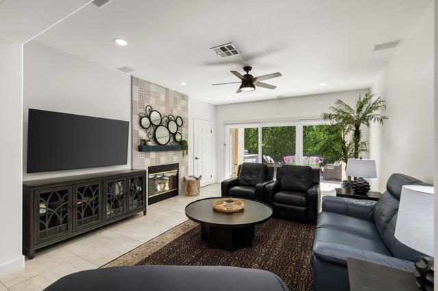 48205 Vista De Nopal, La Quinta CA: https://media.crmls.org/mediaz/c3ed9655-4480-4431-ac9d-1f24cad5c79c.jpg